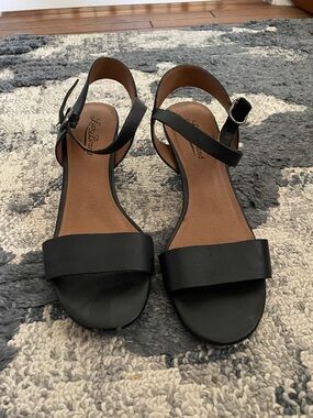Lucky Brand Black Open-Toe Ankle Strap Sandals